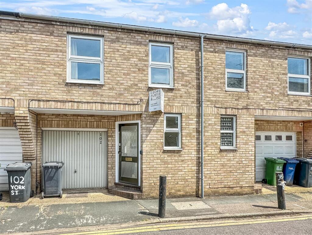 3 bed Mid Terraced House for rent in Cambridge. From Cooke Curtis & Co - Cambridge