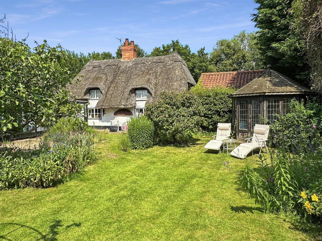 3 bed Cottage for rent in Comberton. From Cooke Curtis & Co - Cambridge 3 bed Cottage for rent in Comberton. From Cooke Curtis & Co - Cambridge