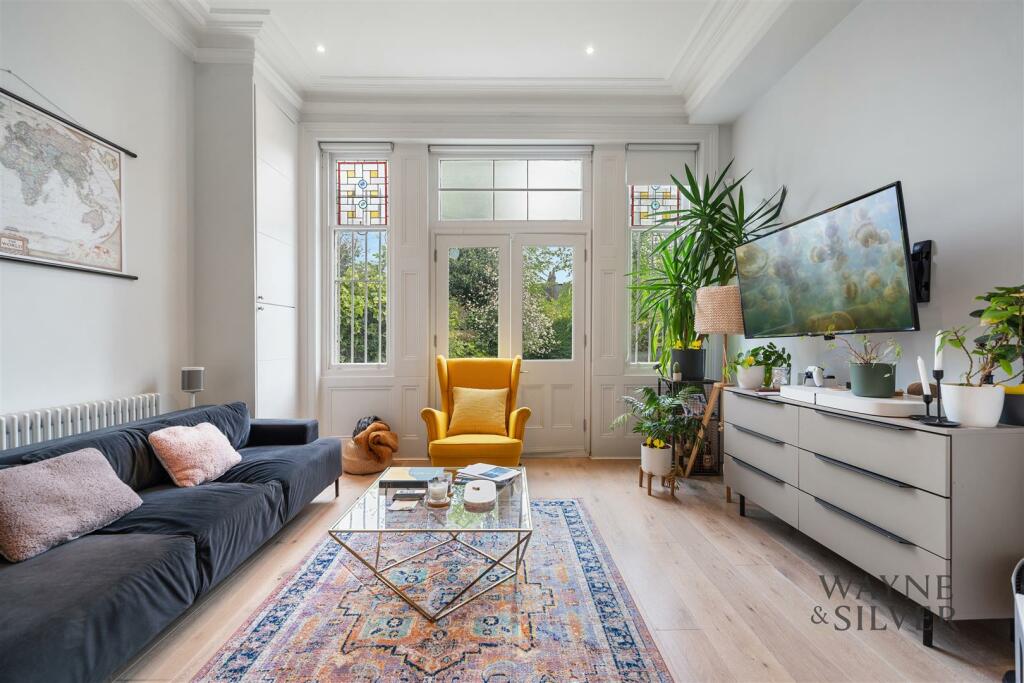 2 bed Apartment for rent in Hampstead. From Wayne and Silver Ltd