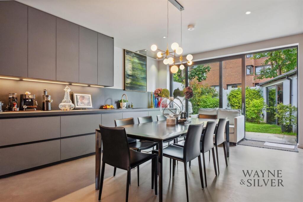 3 bed Detached for rent in London. From Wayne & Silver - Hampstead