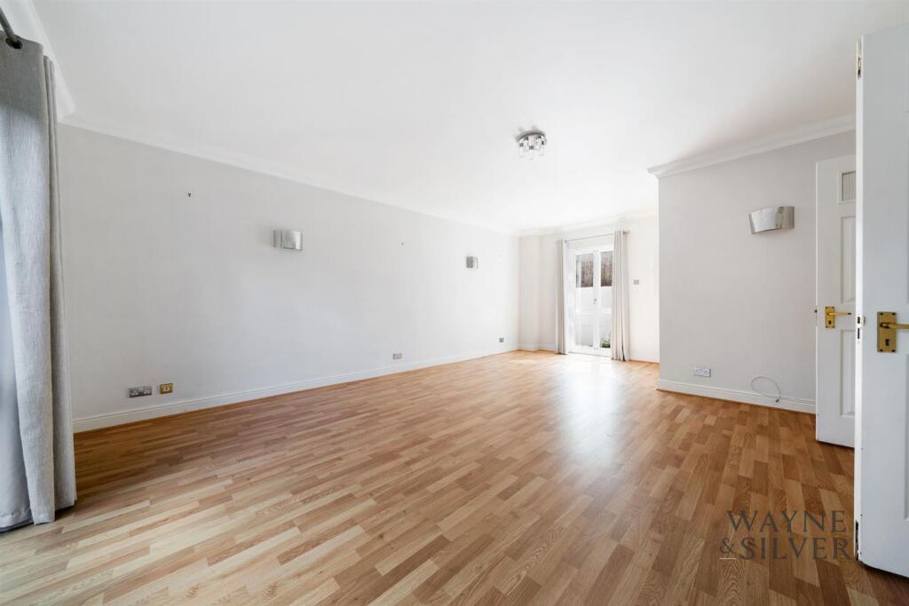 2 bed Apartment for rent in Hampstead. From Wayne & Silver - Hampstead