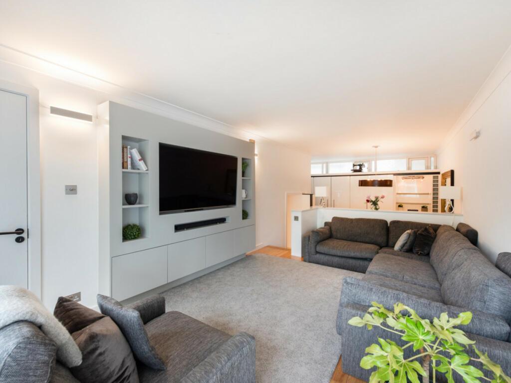 2 bed Detached for rent in Hampstead. From Wayne & Silver - Hampstead