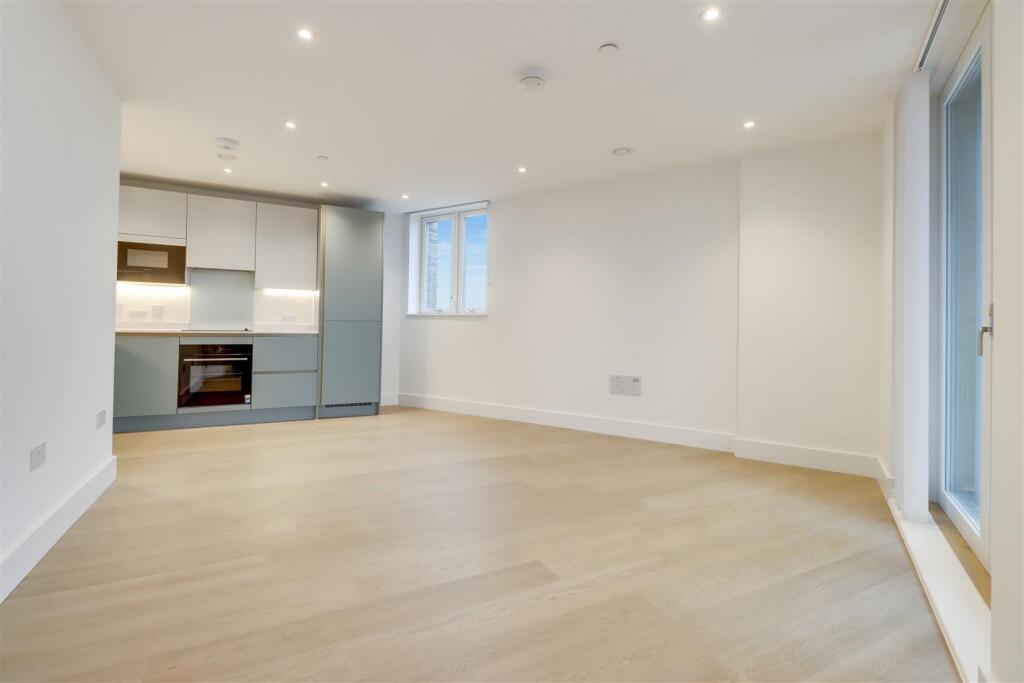 2 bed Apartment for rent in Camberwell. From Wayne & Silver - Hampstead