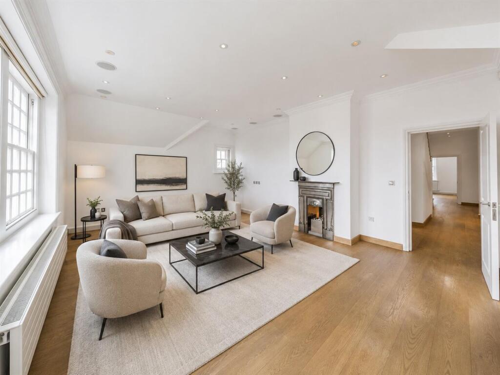 4 bed Penthouse for rent in Hampstead. From Wayne & Silver - Hampstead 4 bed Penthouse for rent in Hampstead. From Wayne & Silver - Hampstead