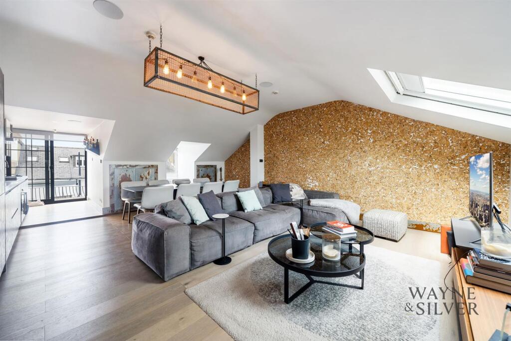 3 bed Apartment for rent in Hampstead. From Wayne & Silver - Hampstead