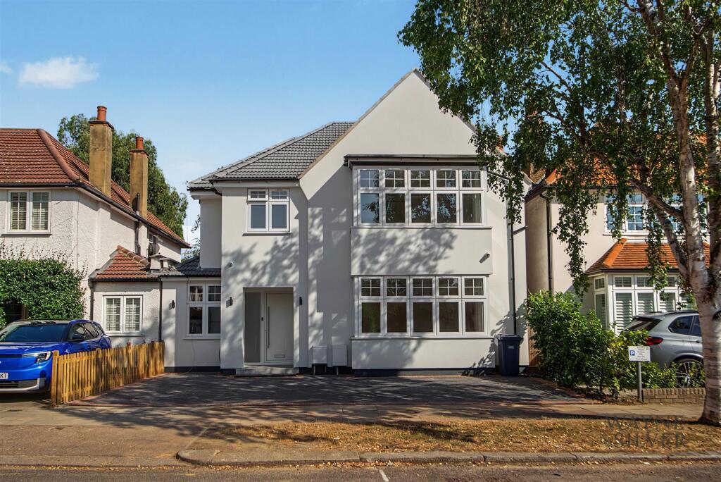 7 bed Detached for rent in Hendon. From Wayne & Silver - Hampstead