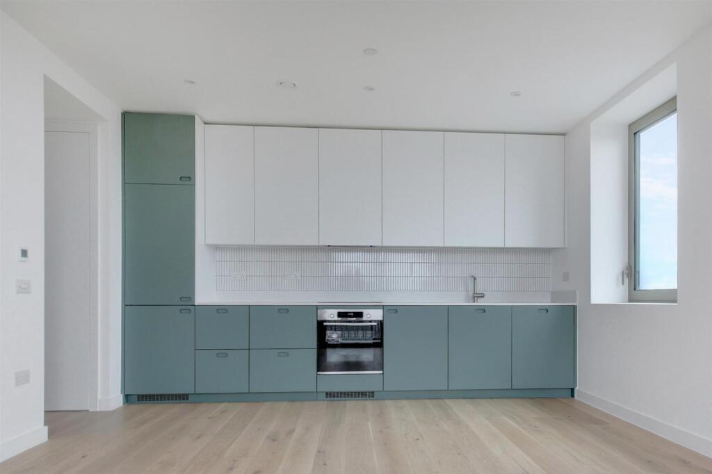 2 bed Apartment for rent in Tottenham. From Wayne & Silver - Hampstead