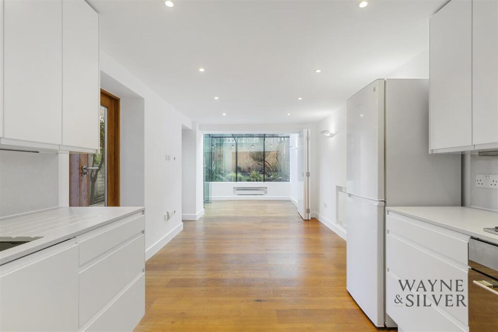 2 bed 1st Floor Flat for rent in Hampstead. From Wayne & Silver - Hampstead 2 bed 1st Floor Flat for rent in Hampstead. From Wayne & Silver - Hampstead