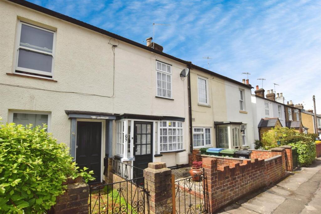 2 bed Mid Terraced House for rent in Bushey. From Warren Anthony Estate Agents 2 bed Mid Terraced House for rent in Bushey. From Warren Anthony Estate Agents
