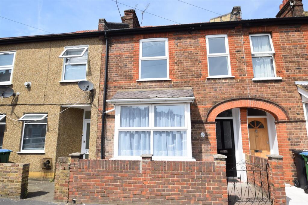 3 bed Mid Terraced House for rent in Watford. From Warren Anthony Estate Agents
