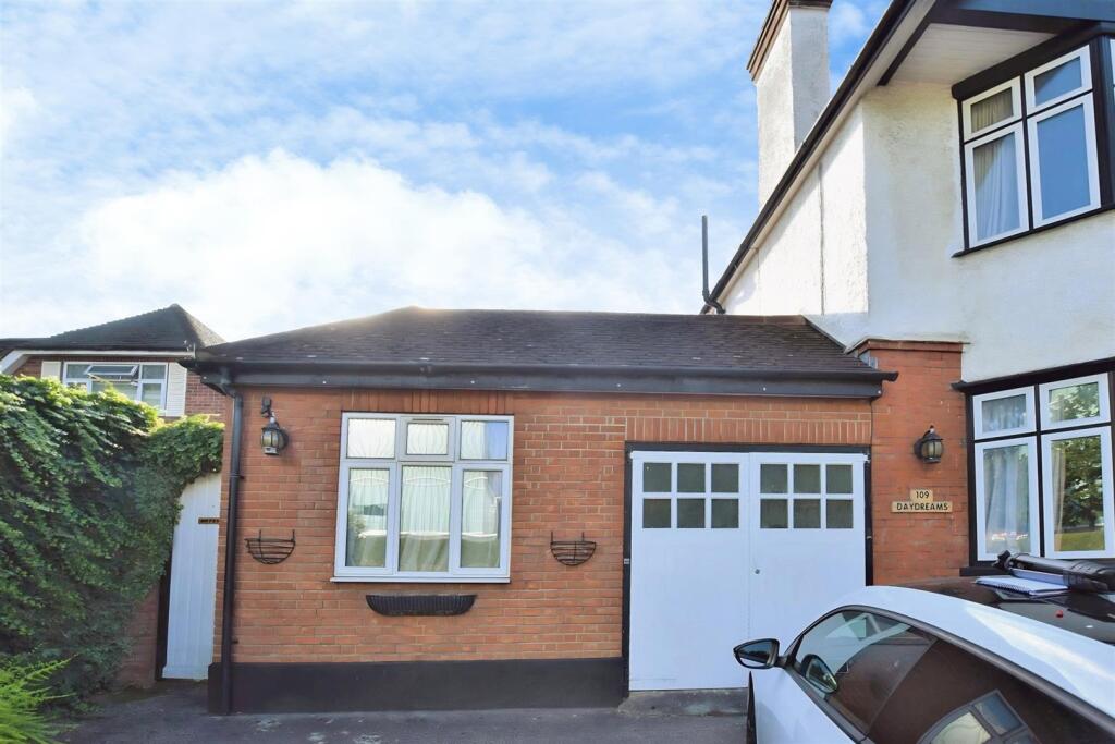 1 bed Apartment for rent in Watford. From Warren Anthony Estate Agents