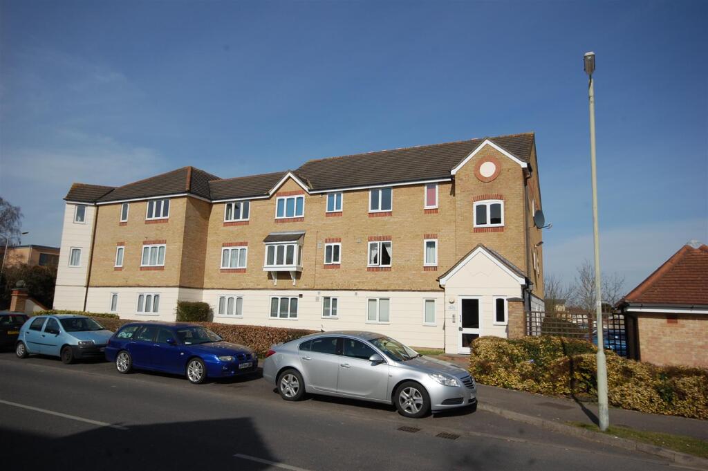 1 bed Apartment for rent in Watford. From Warren Anthony Estate Agents