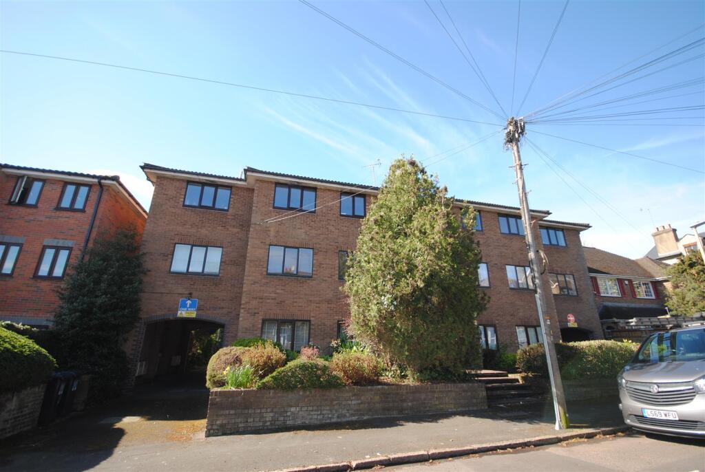 1 bed Apartment for rent in Watford. From Warren Anthony Estate Agents