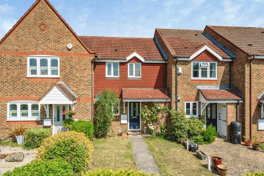 2 bed Mid Terraced House for rent in Rickmansworth. From Warren Anthony Estate Agents