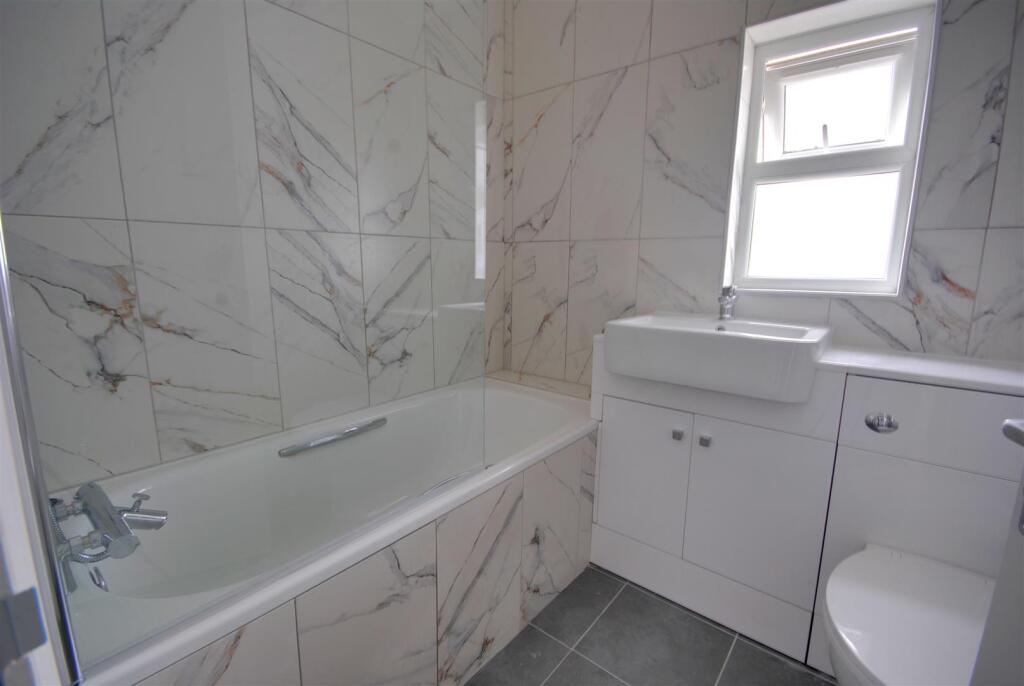 2 bed Annexe for rent in Watford. From Warren Anthony Estate Agents