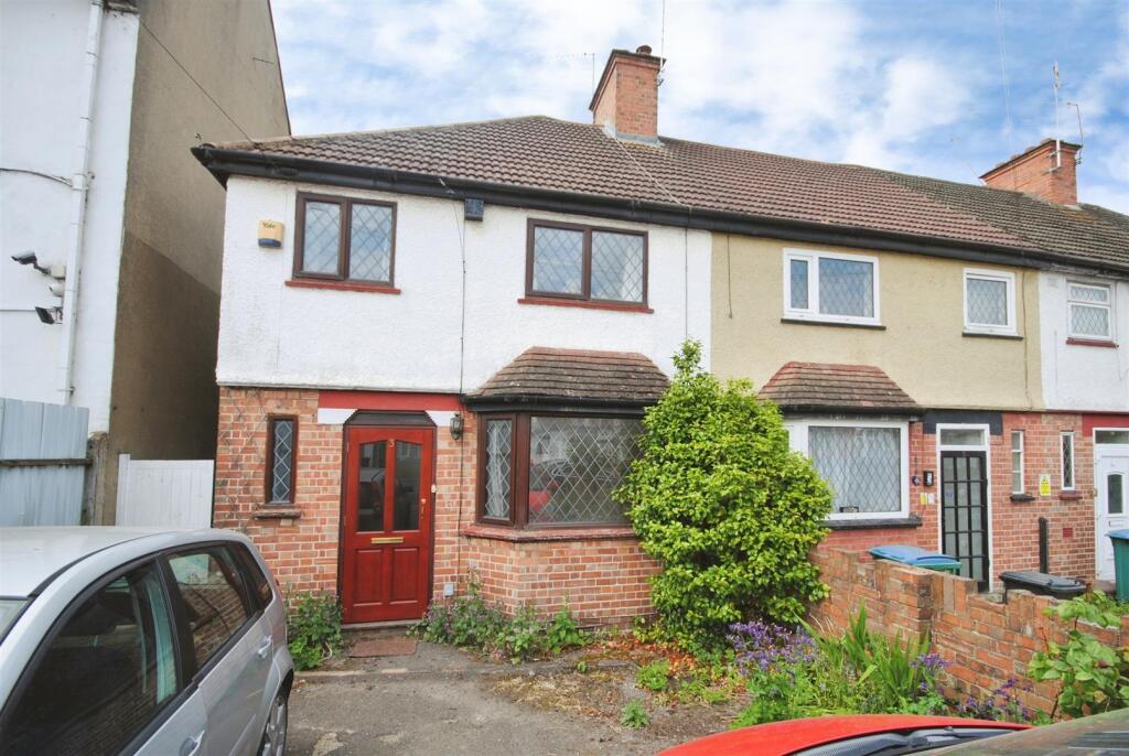 3 bed Semi Detached for rent in Watford. From Warren Anthony Estate Agents 3 bed Semi Detached for rent in Watford. From Warren Anthony Estate Agents