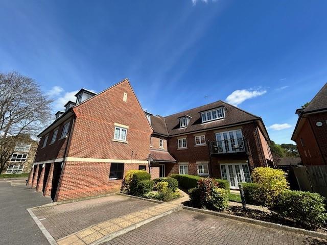 2 bed Apartment for rent in Watford. From Warren Anthony Estate Agents 2 bed Apartment for rent in Watford. From Warren Anthony Estate Agents
