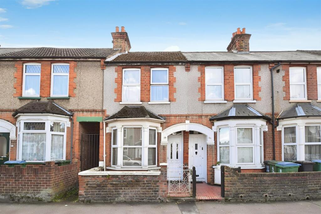 3 bed Mid Terraced House for rent in Watford. From Warren Anthony Estate Agents 3 bed Mid Terraced House for rent in Watford. From Warren Anthony Estate Agents