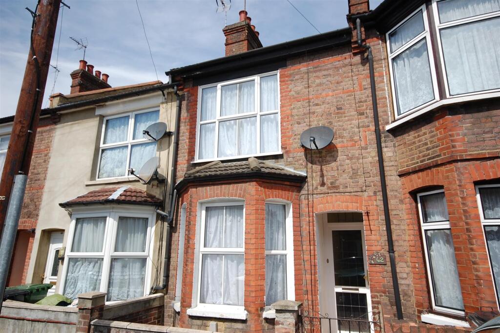 3 bed Mid Terraced House for rent in Watford. From Warren Anthony Estate Agents 3 bed Mid Terraced House for rent in Watford. From Warren Anthony Estate Agents