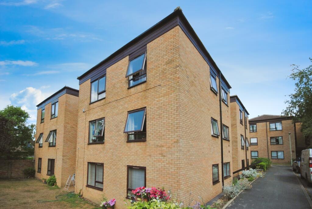 2 bed Apartment for rent in Watford. From Warren Anthony Estate Agents 2 bed Apartment for rent in Watford. From Warren Anthony Estate Agents