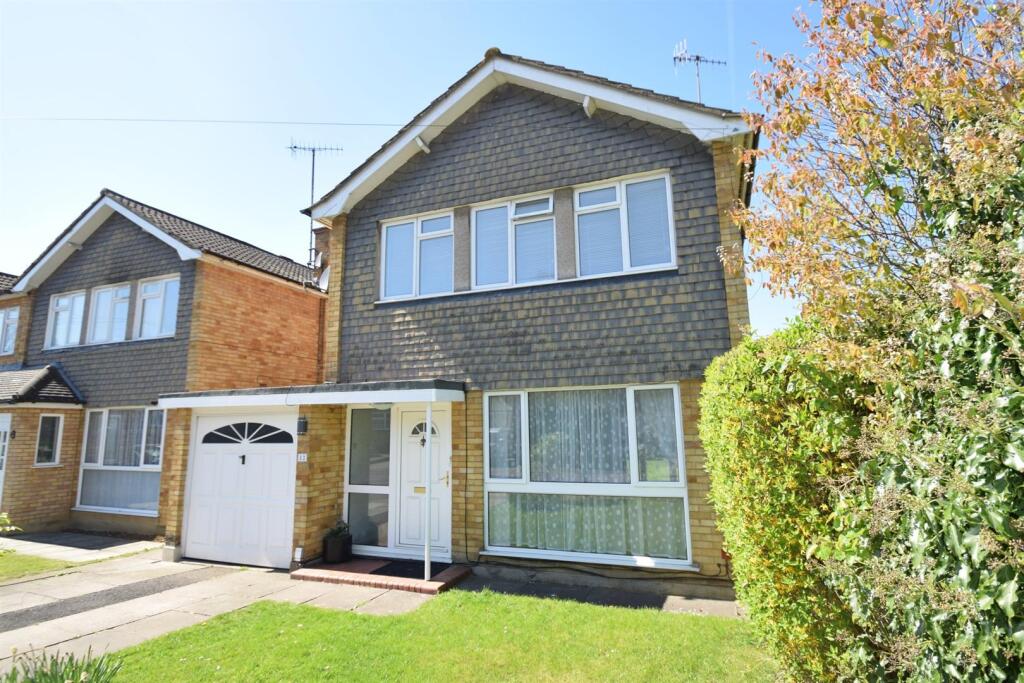 3 bed Detached for rent in Bushey. From Warren Anthony Estate Agents