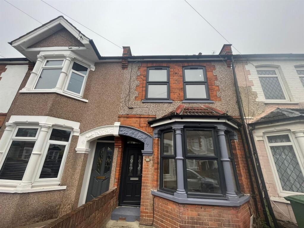 3 bed Mid Terraced House for rent in Watford. From Warren Anthony Estate Agents 3 bed Mid Terraced House for rent in Watford. From Warren Anthony Estate Agents