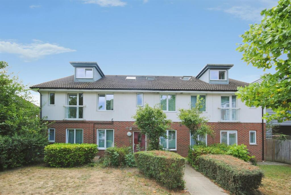 2 bed Apartment for rent in Watford. From Warren Anthony Estate Agents 2 bed Apartment for rent in Watford. From Warren Anthony Estate Agents
