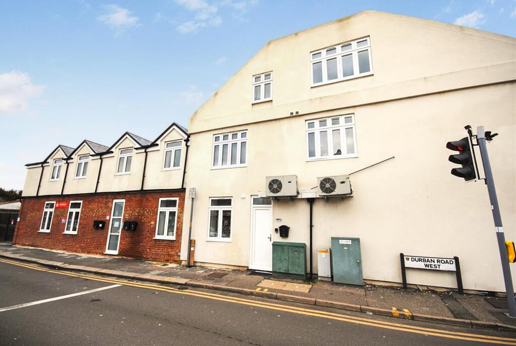 1 bed Apartment for rent in Watford. From Warren Anthony Estate Agents