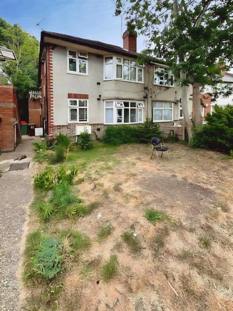 2 bed Annexe for rent in Stanmore. From Warren Anthony Estate Agents