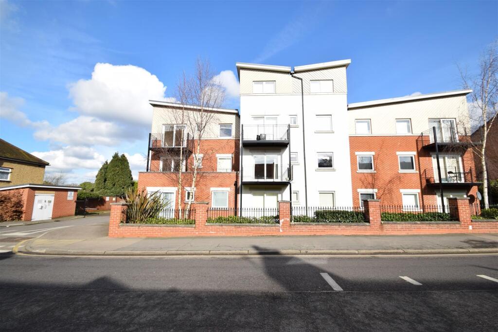 1 bed Apartment for rent in Watford. From Warren Anthony Estate Agents