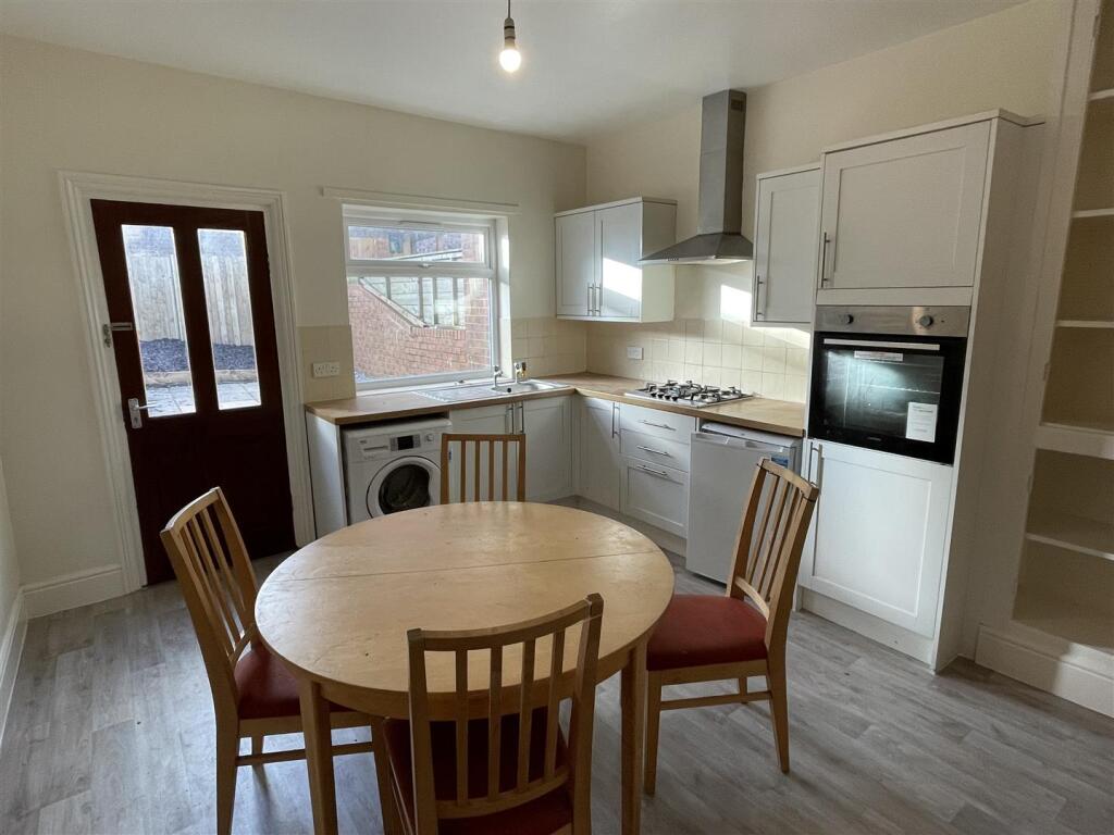 3 bed Mid Terraced House for rent in Sheffield. From Evans Lee - Sheffield