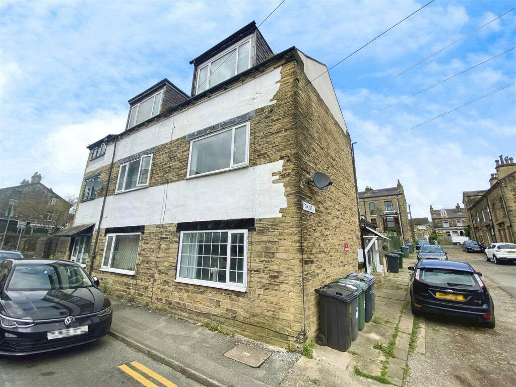 2 bed Mid Terraced House for rent in Bingley. From Hamilton Bower - Shipley