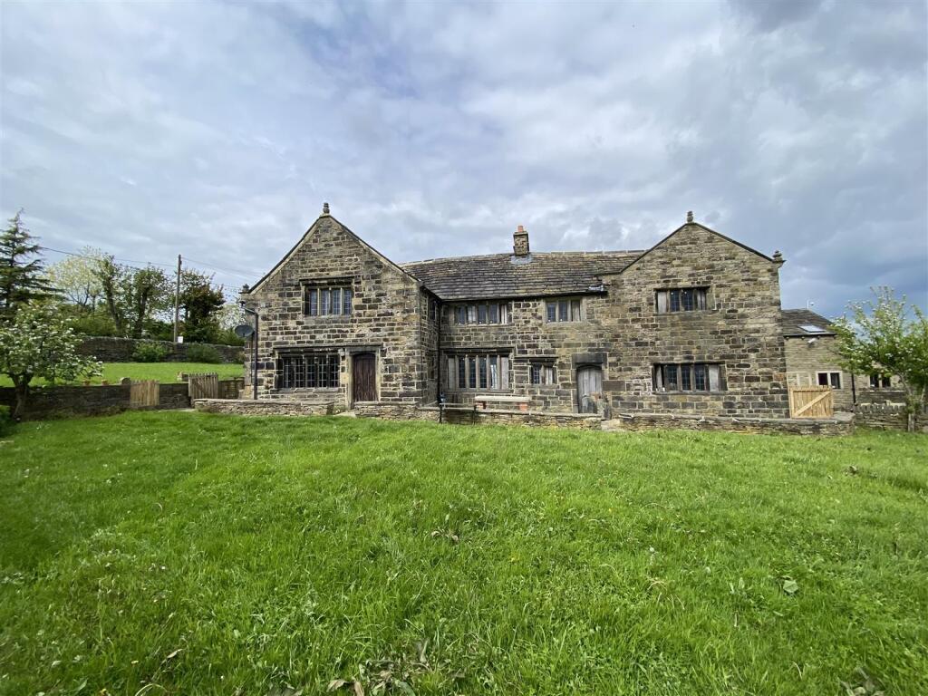 2 bed Farm House for rent in Halifax. From Hamilton Bower - Shipley