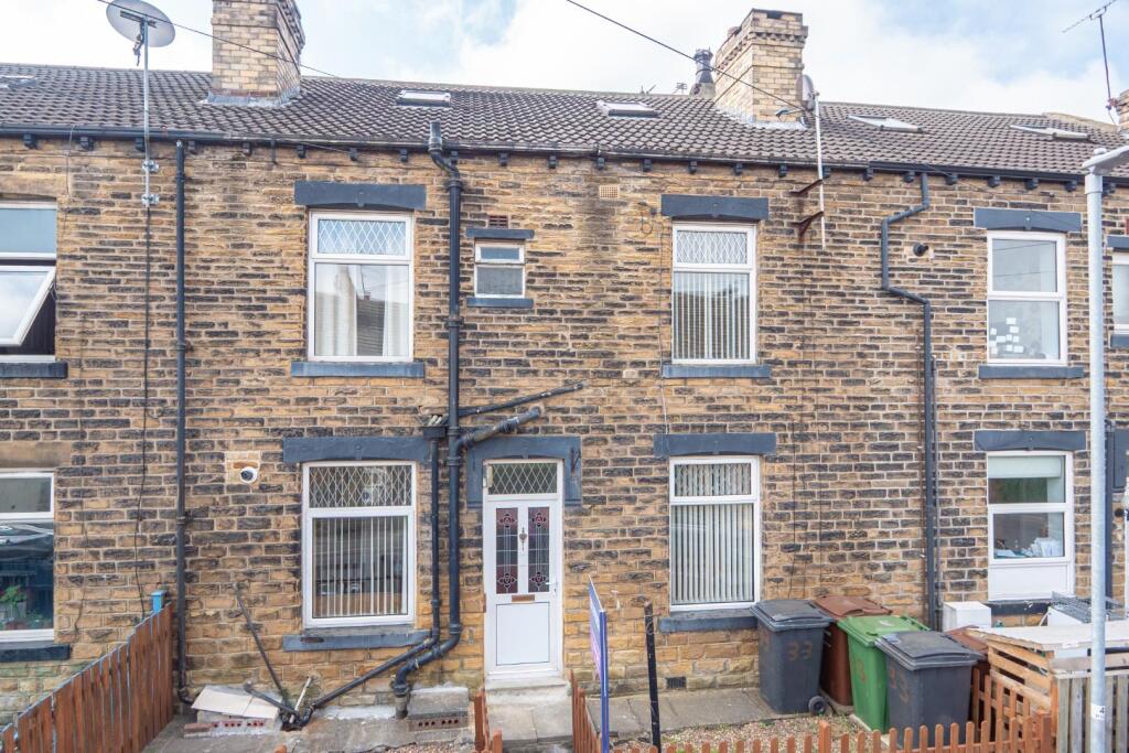 4 bed Mid Terraced House for rent in Pudsey. From Hunters - Pudsey