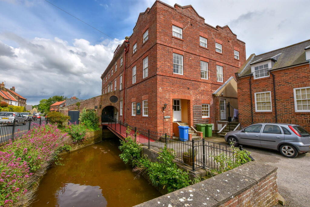 1 bed Apartment for rent in Ruswarp. From Henderson Property Services - Whitby 1 bed Apartment for rent in Ruswarp. From Henderson Property Services - Whitby