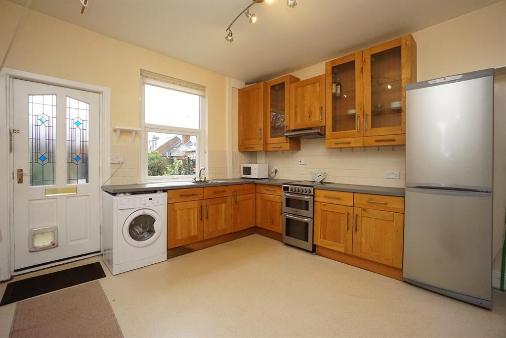 3 bed Mid Terraced House for rent in Dungworth. From Hunters - Sheffield Crookes