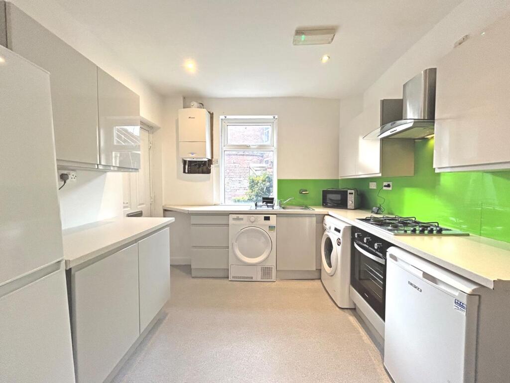 4 bed Mid Terraced House for rent in Sheffield. From Hunters - Sheffield Crookes 4 bed Mid Terraced House for rent in Sheffield. From Hunters - Sheffield Crookes