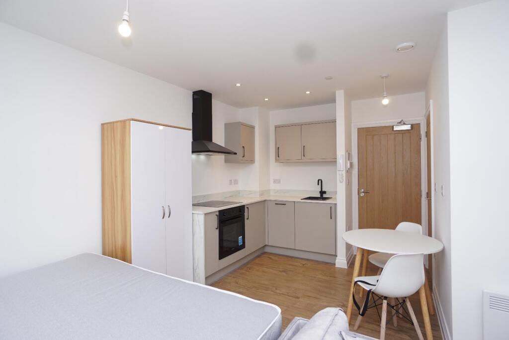 4 bed Studio for rent in . From Hunters - Sheffield Crookes 4 bed Studio for rent in . From Hunters - Sheffield Crookes