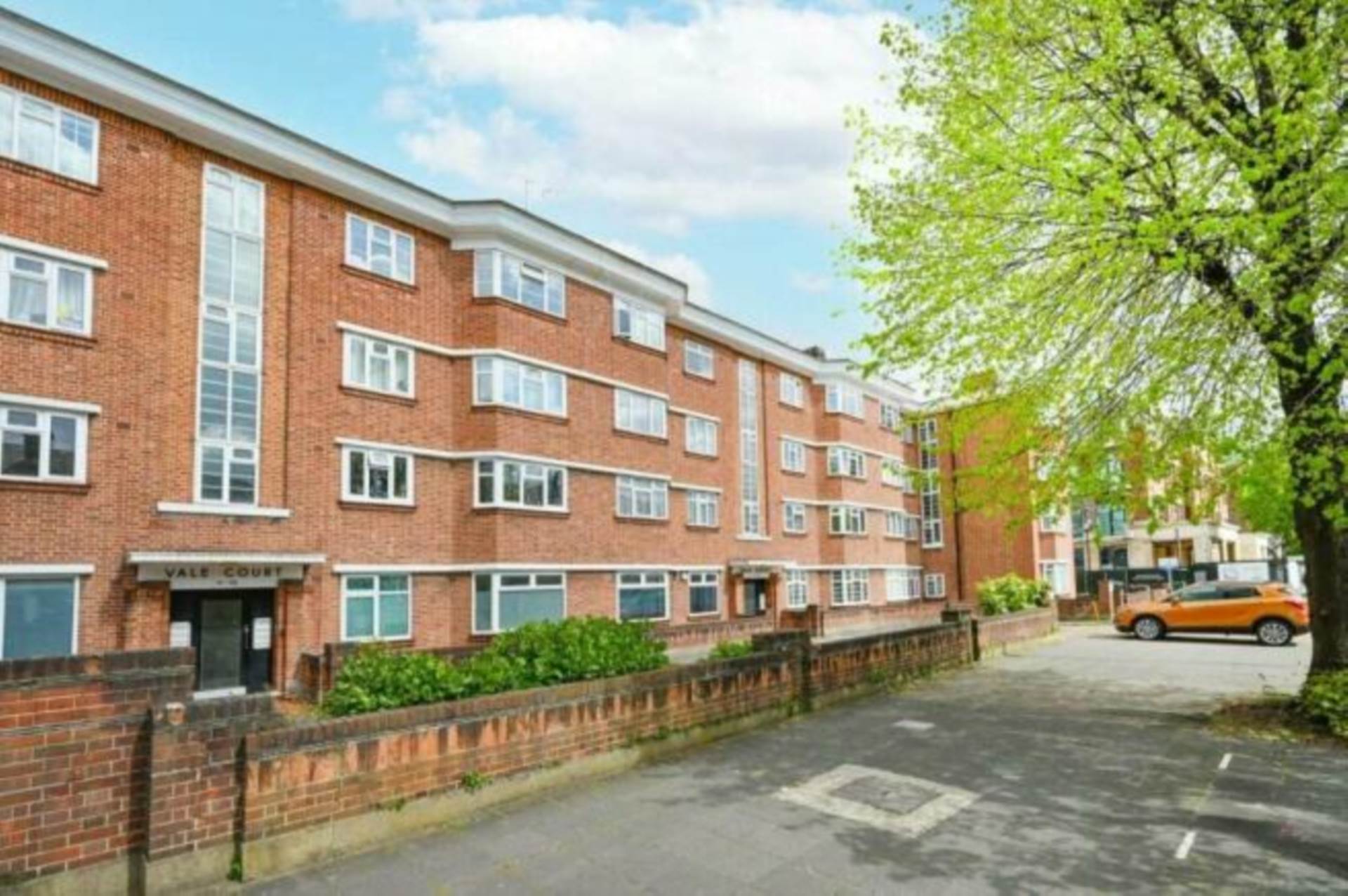 2 bed Flat for rent in London. From Farrell Lewis Estates