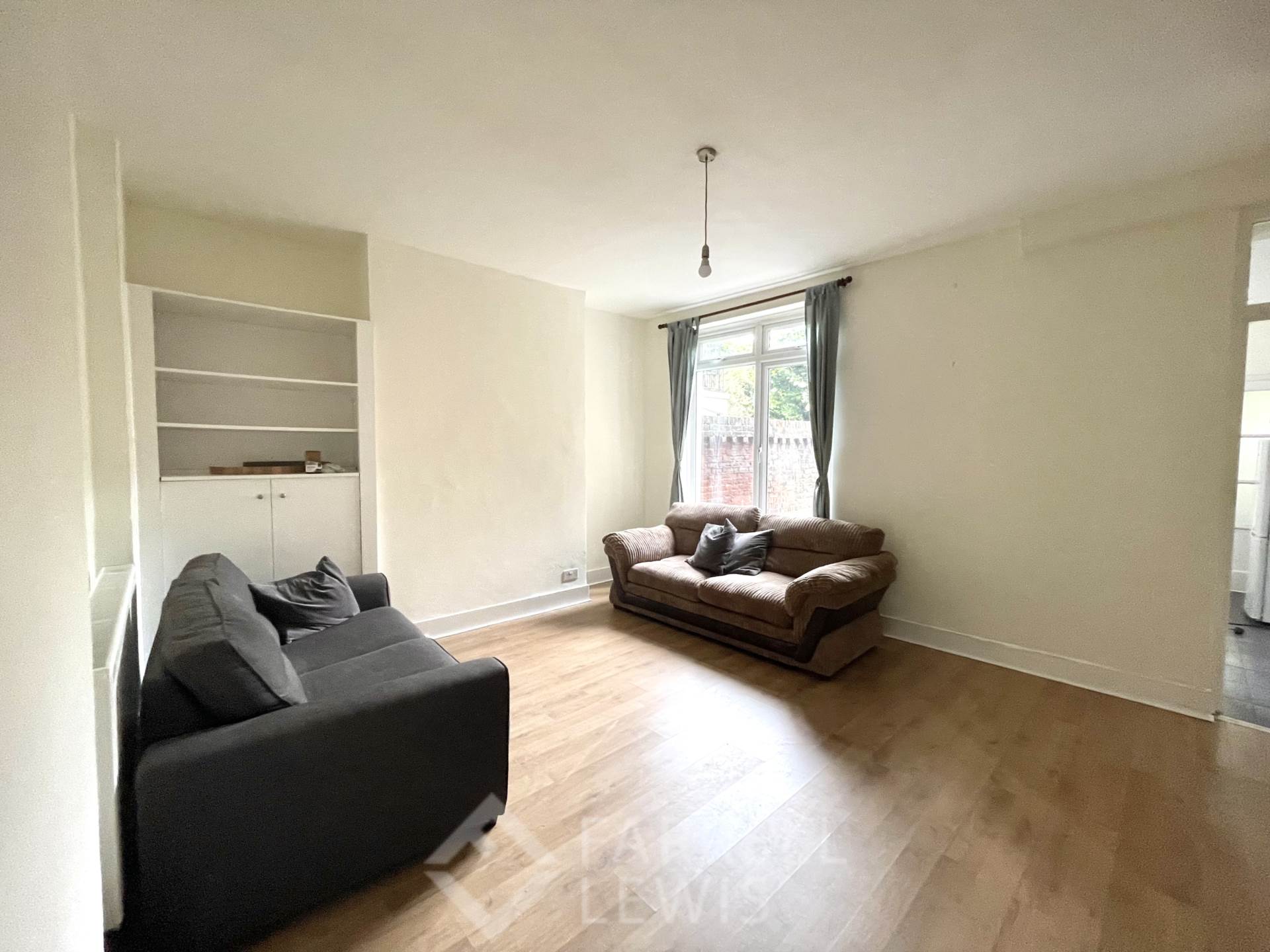 1 bed 1st Floor Flat for rent in London. From Farrell Lewis Estates