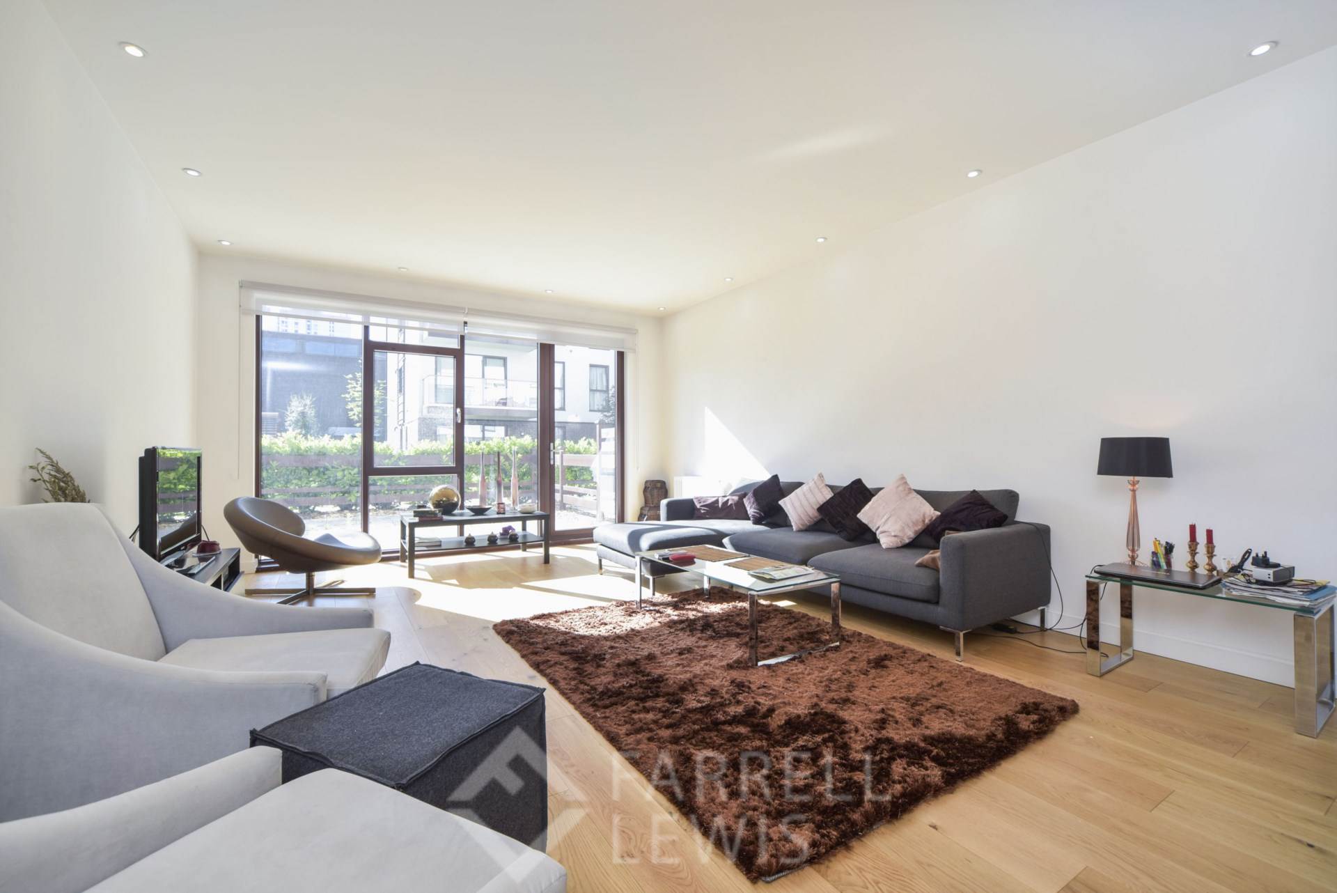 3 bed Apartment for rent in London. From Farrell Lewis Estates