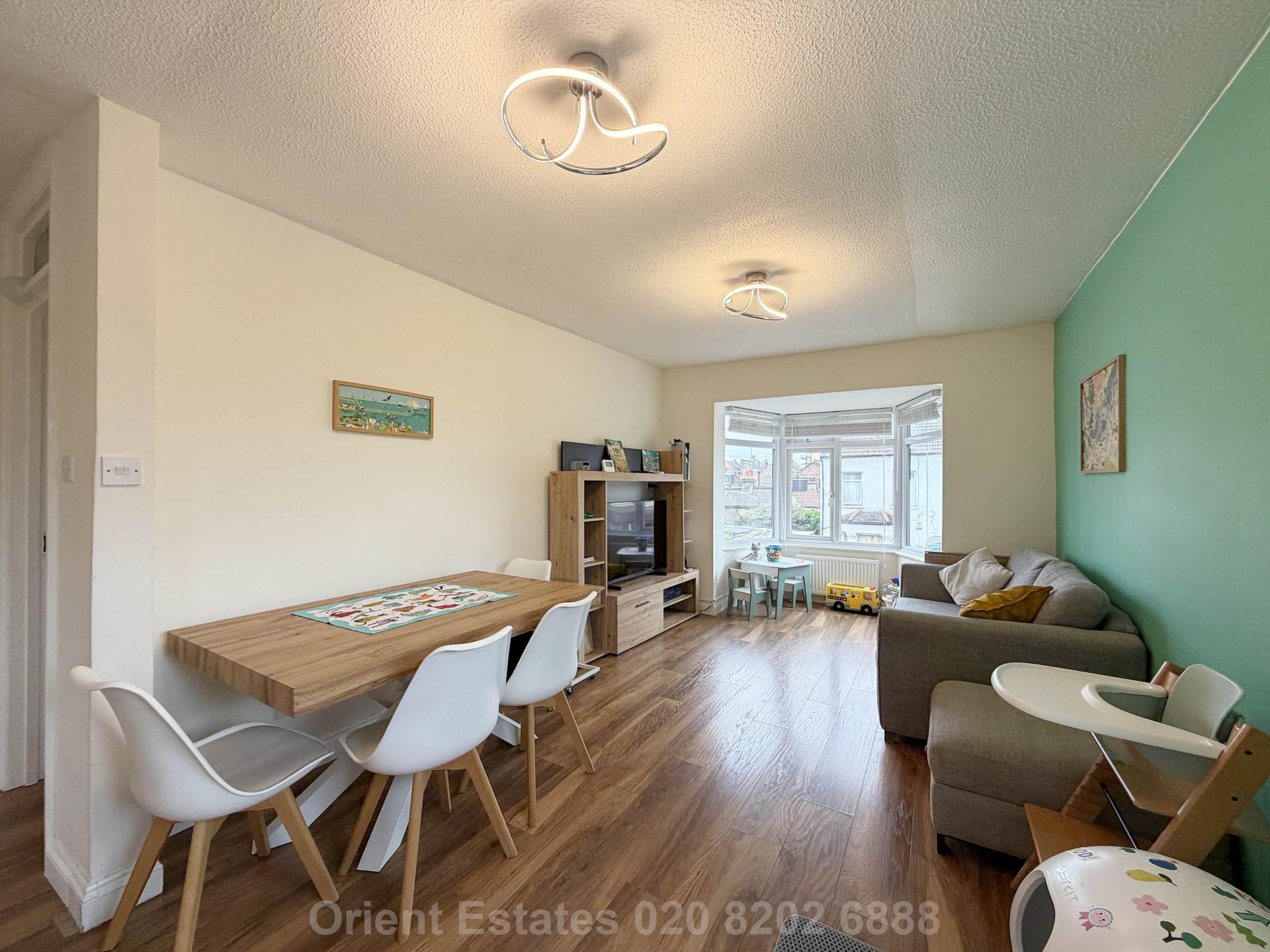 2 bed 1st Floor Flat for rent in Hendon. From Orient Estates 2 bed 1st Floor Flat for rent in Hendon. From Orient Estates