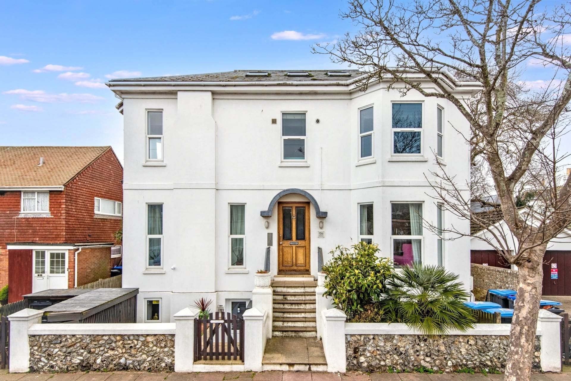 2 bed 1st Floor Flat for rent in Worthing. From Matthew Anthony Estate Agency