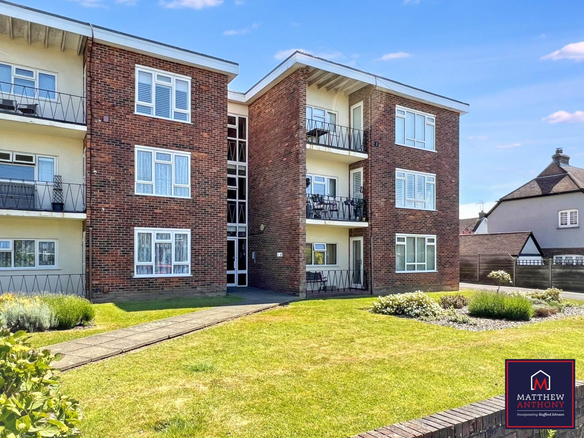 2 bed 1st Floor Flat for rent in Worthing. From Matthew Anthony Estate Agency