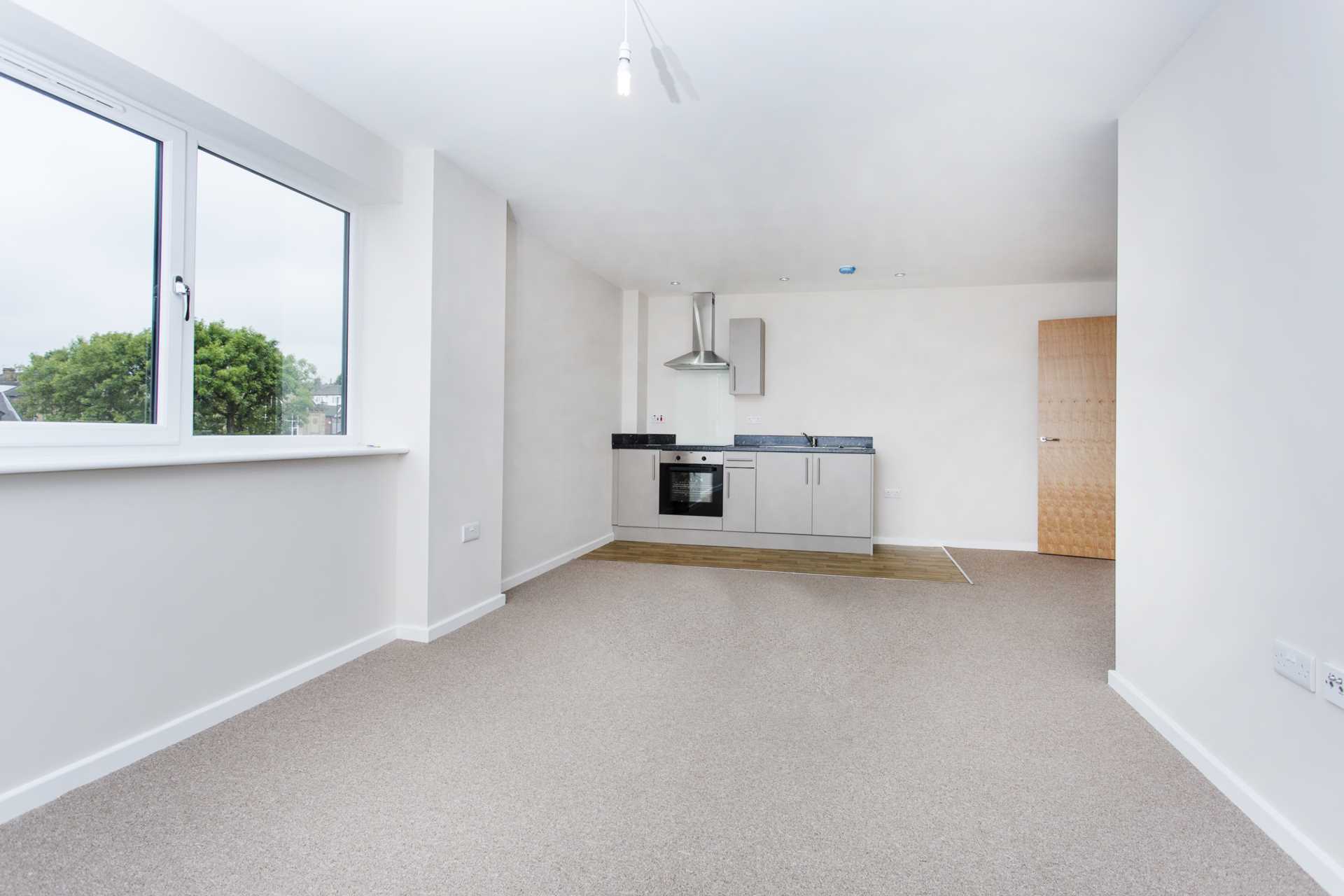 2 bed Apartment for rent in Leeds. From Shaun Mellor Property