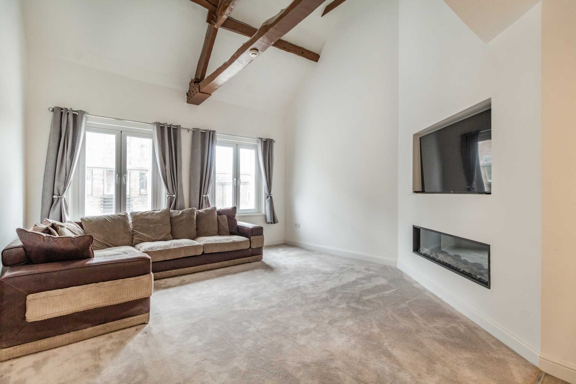 3 bed Apartment for rent in Leeds. From Shaun Mellor Property