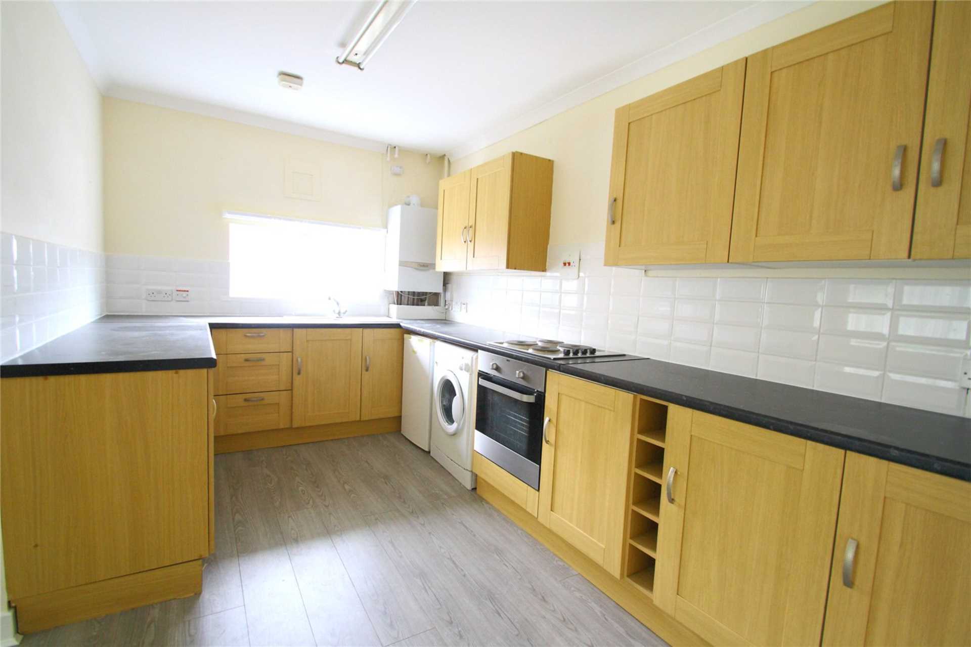 2 bed 1st Floor Flat for rent in London. From Granvilles Estate Agents