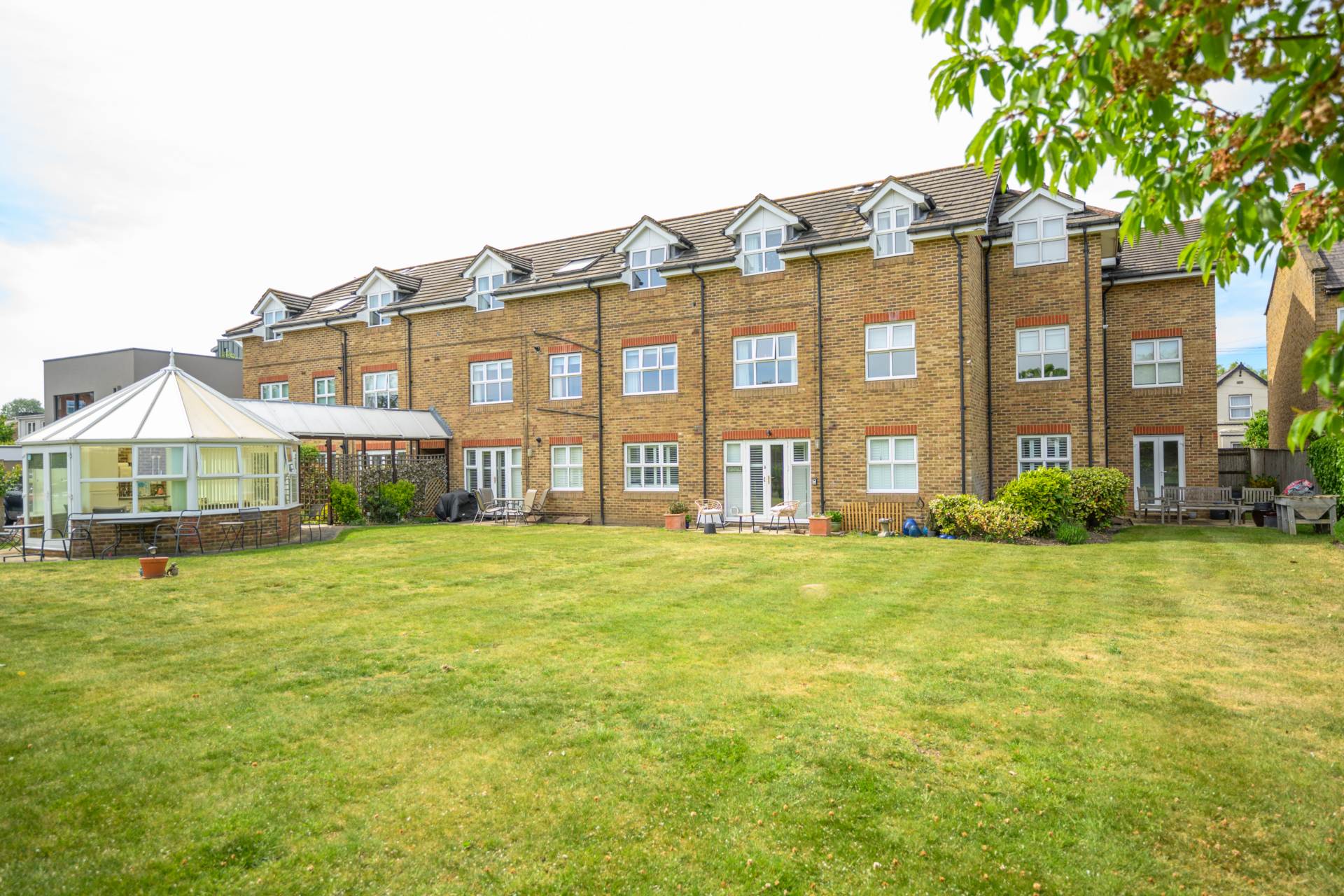 1 bed Reteirment property for rent in East Molesey. From Rice & Roman