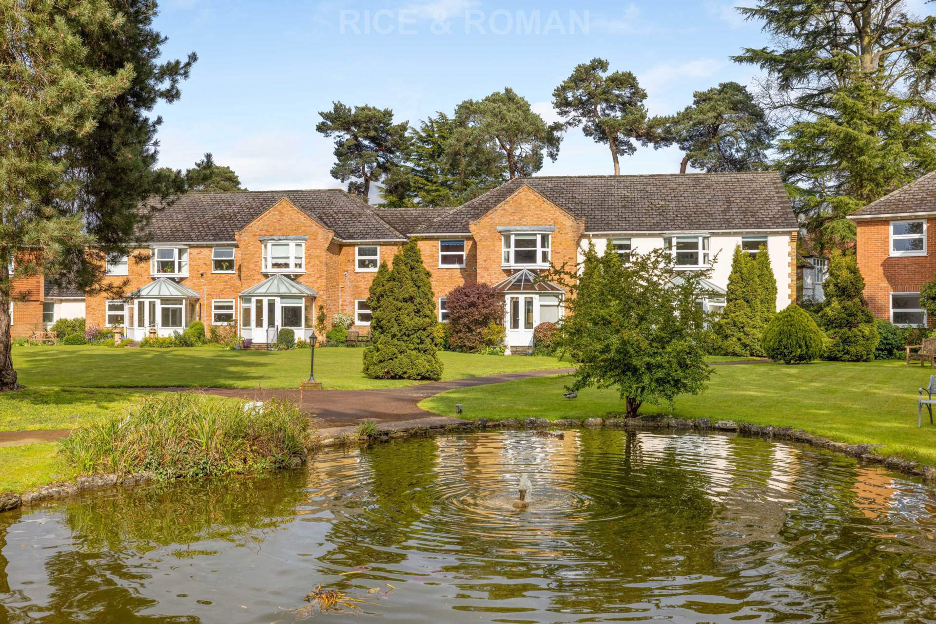 2 bed Reteirment property for rent in Weybridge. From Rice & Roman 2 bed Reteirment property for rent in Weybridge. From Rice & Roman