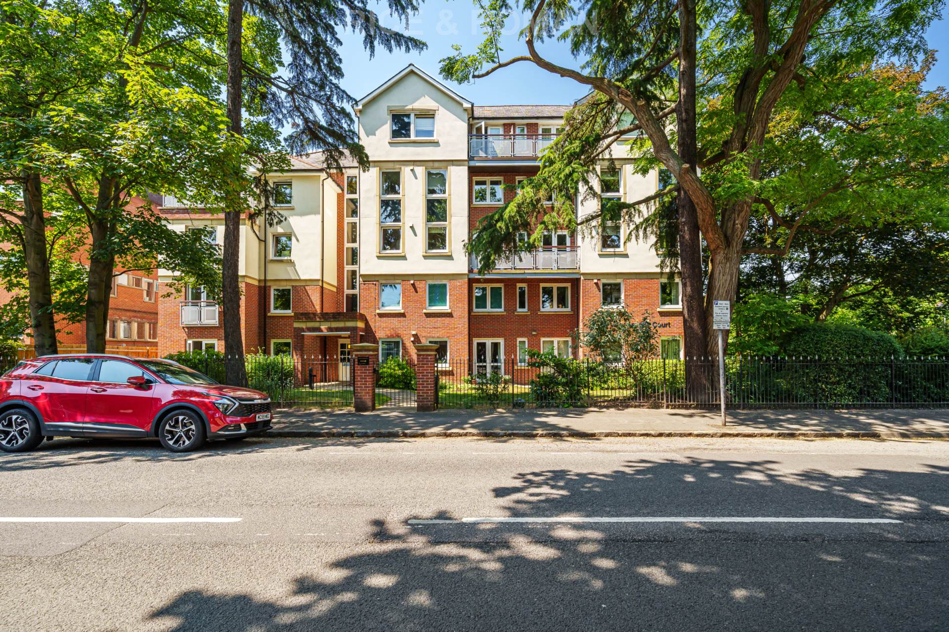 1 bed Reteirment property for rent in Windsor. From Rice & Roman